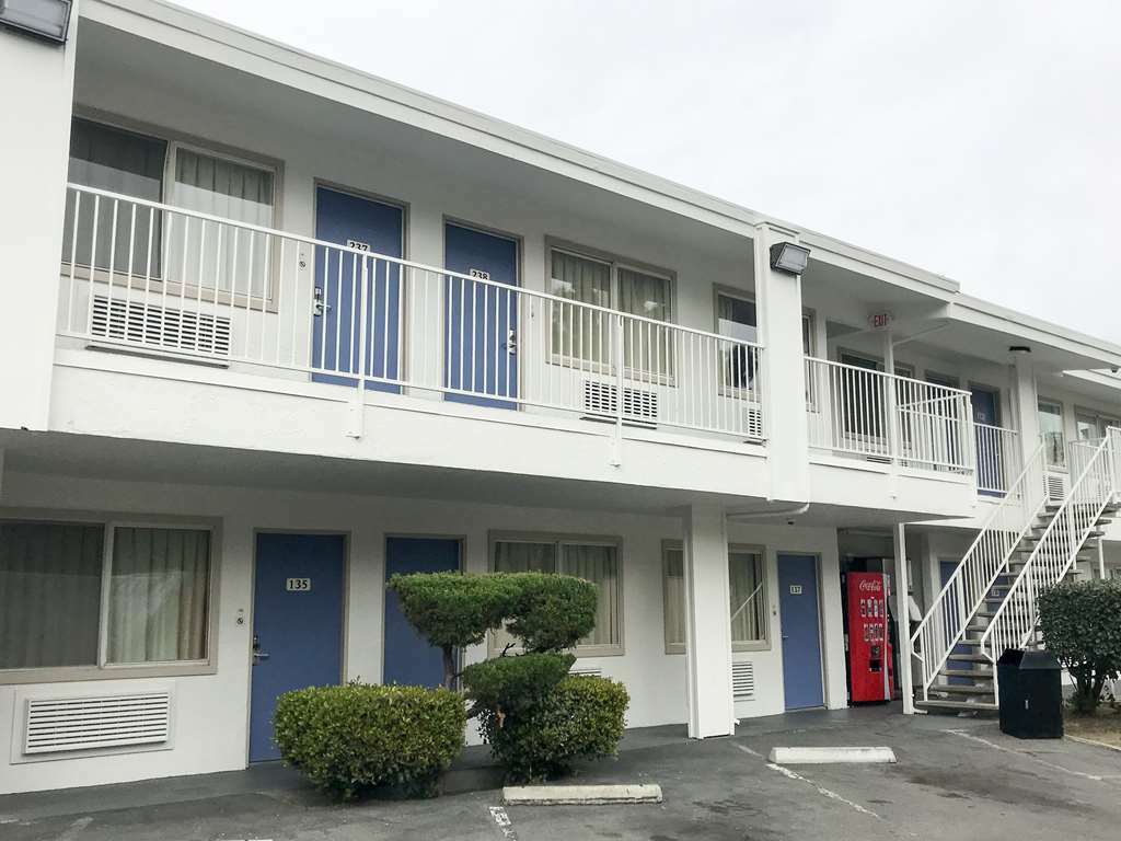 康科德6号汽车旅馆 外观 照片